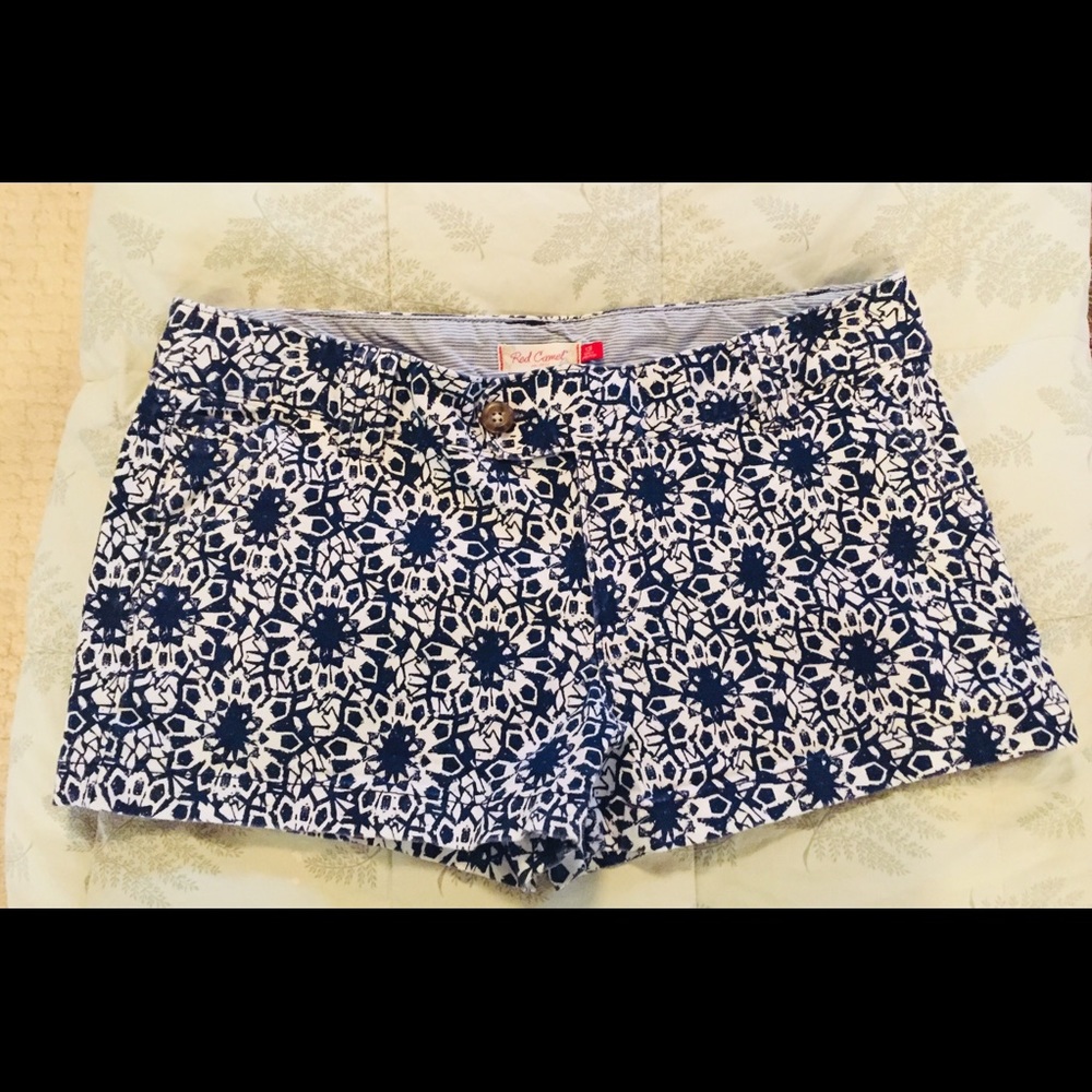 💕Red Camel Size 13 Shorts💕